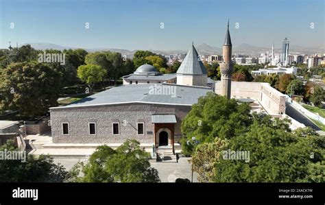 Konya Selçuklu Devleti Dönemi Konusunda İkinci Hacı Emir Hüseyin Mescidi’nin İnşası ve Anadolu İslami Mimarisine Etkisi